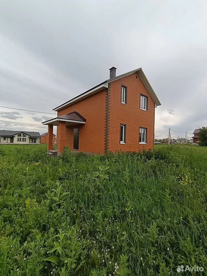 Новый двухэтажный дом в Заре