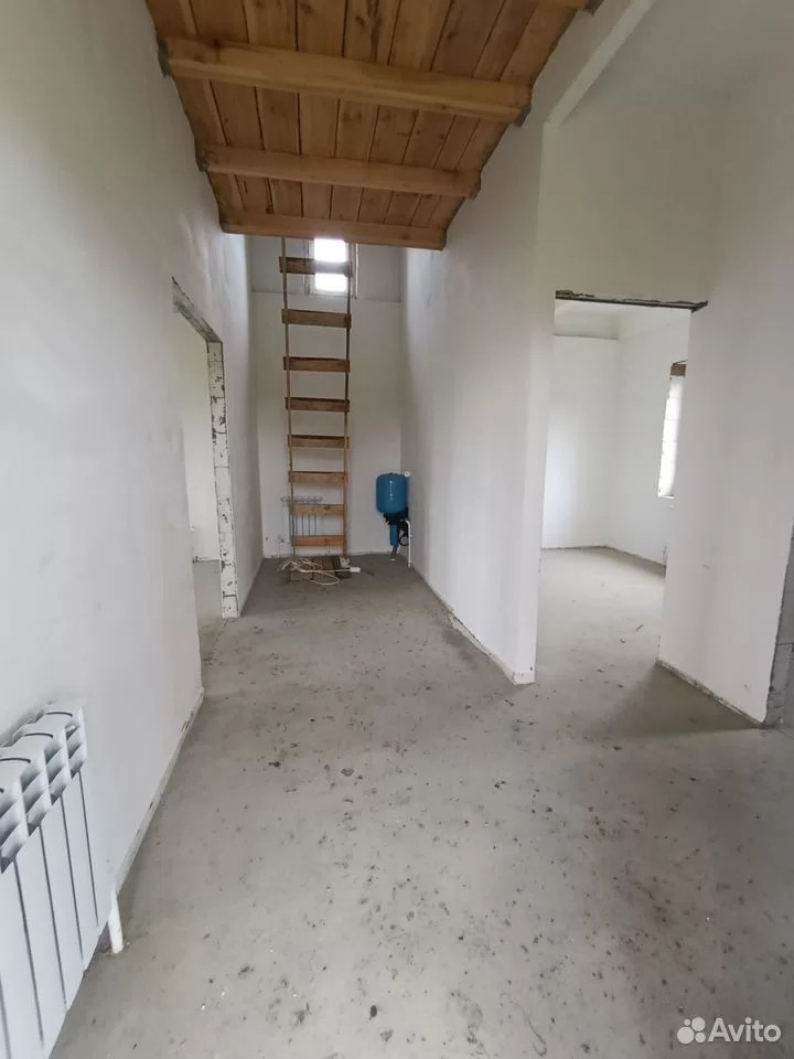 Новый двухэтажный дом в Заре
