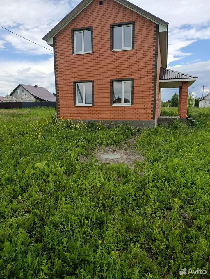 Новый двухэтажный дом в Заре